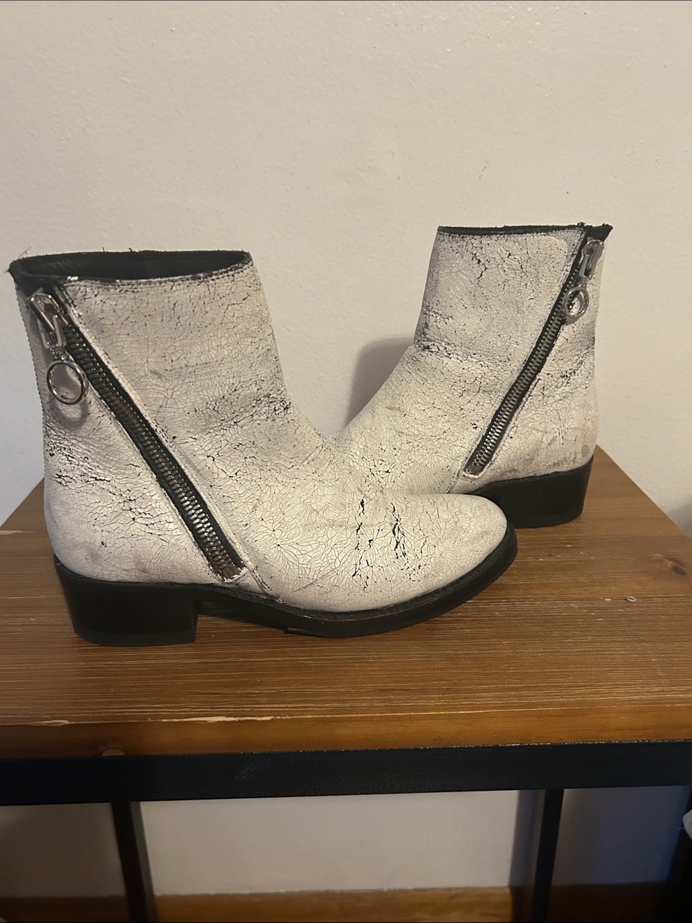 Frye's white crinkle Demi Boots. Size 6 1/2